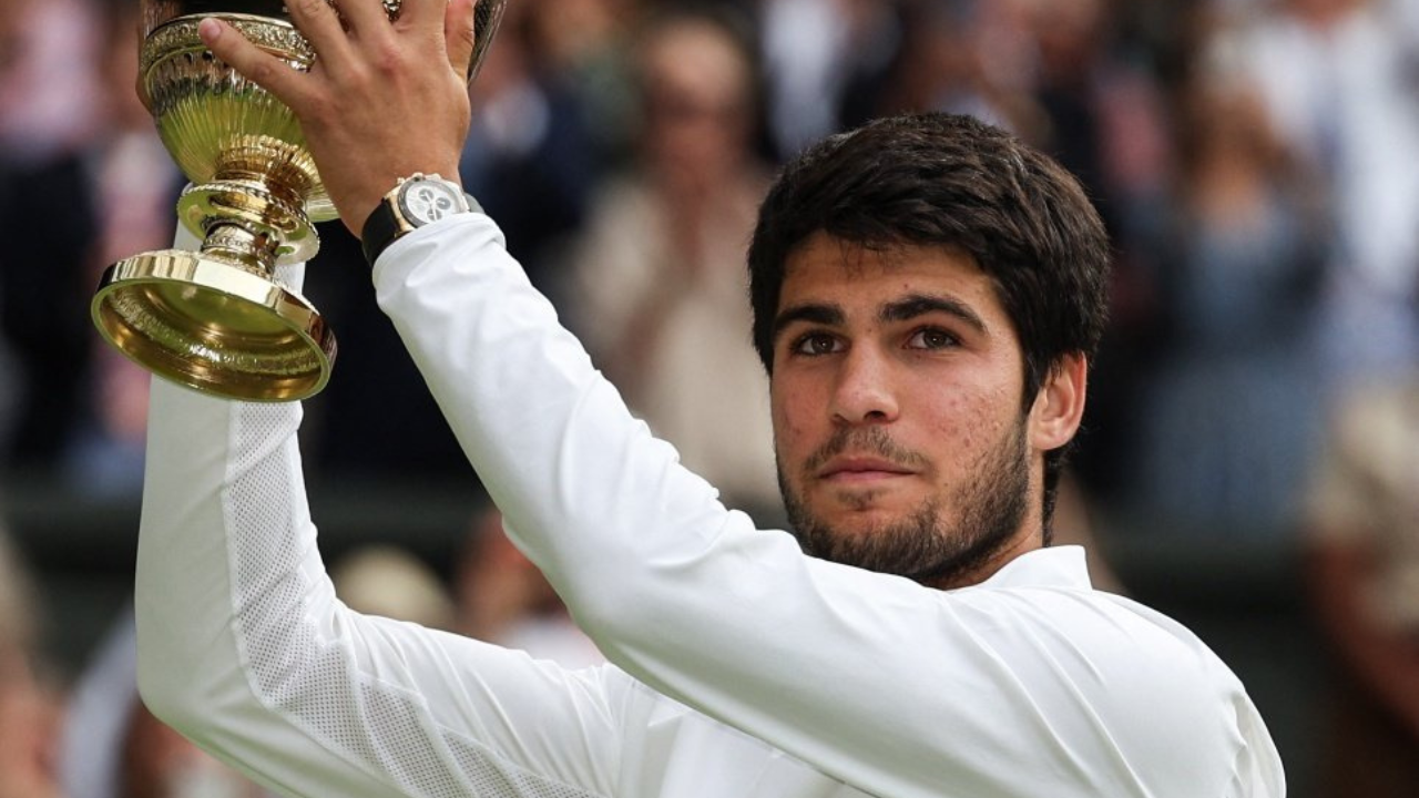 Read more about the article Wimbledon: Carlos Alcaraz, the 20-year-old player who won the Title against Novak Djokovic.